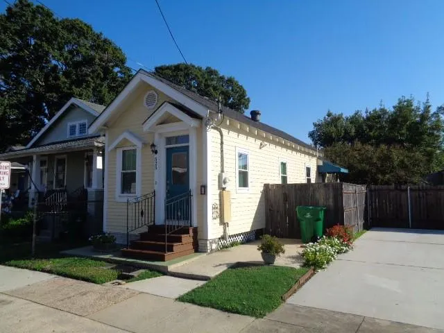 $1,600 | 525 Derbigny Street, Gretna, LA 70053