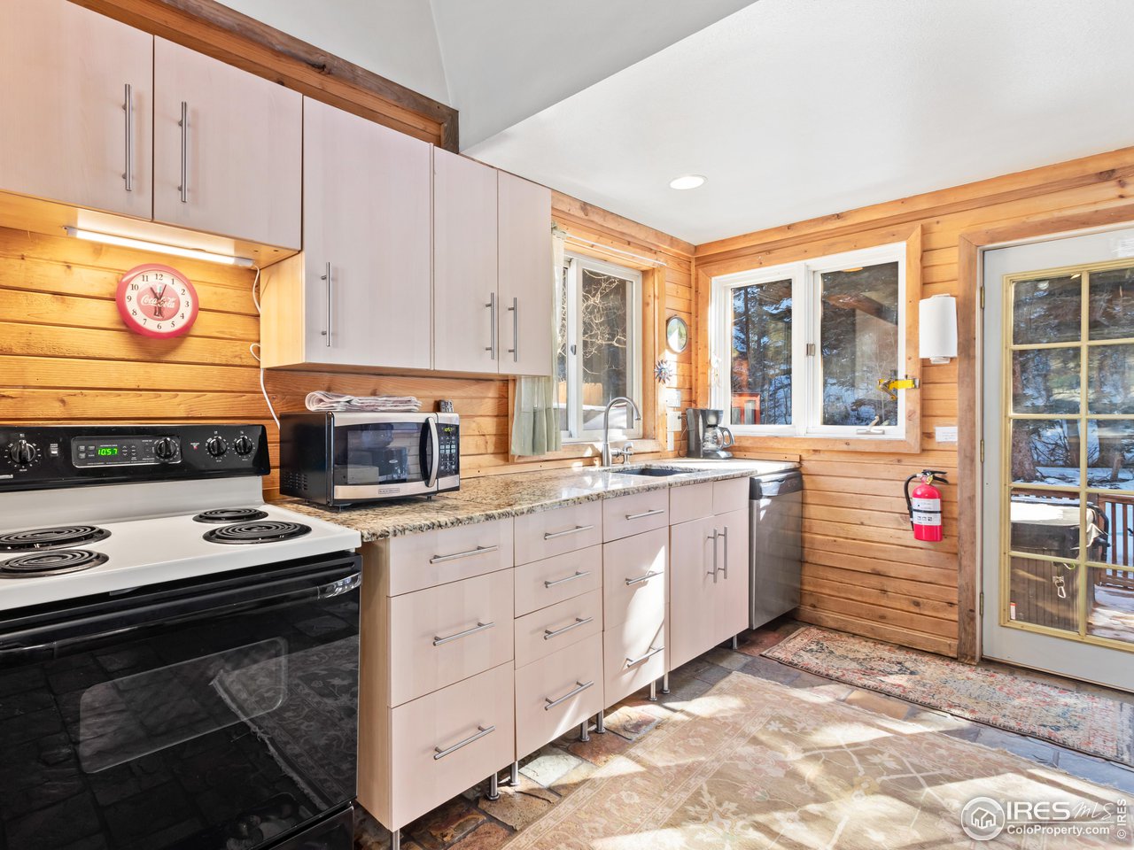 2817 Riverside Drive Lyons, CO 80540 - Photo 11 of 27 kitchen