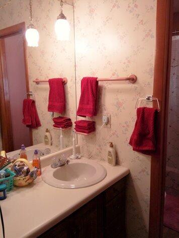 139 Fulton Road Harrogate, TN 37752 - Photo 12 of 38 5. Up Mstr Bed bath2