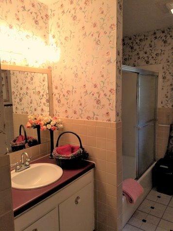 139 Fulton Road Harrogate, TN 37752 - Photo 17 of 38 6. Up guest bath_B