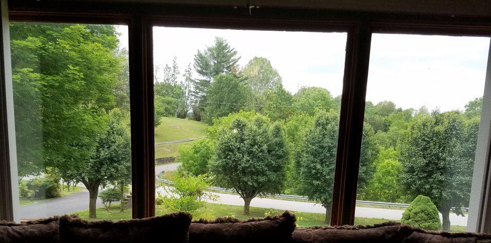 139 Fulton Road Harrogate, TN 37752 - Photo 20 of 38 7. Up living room4