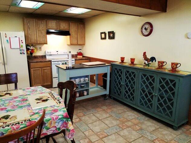 139 Fulton Road Harrogate, TN 37752 - Photo 26 of 38 11. Downstairs kitchen2