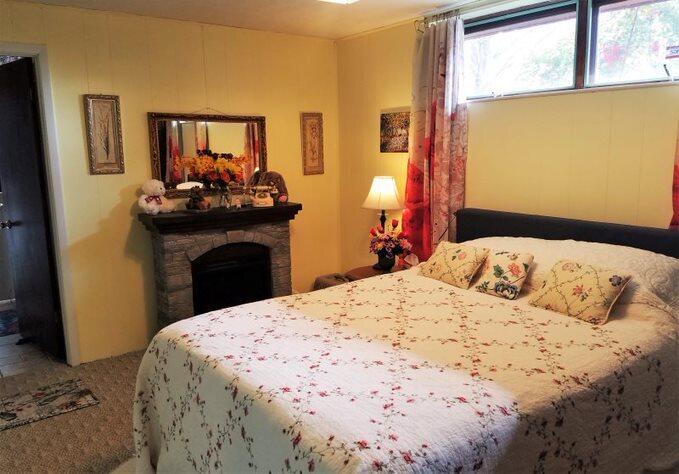 139 Fulton Road Harrogate, TN 37752 - Photo 30 of 38 13. Down Master bed1