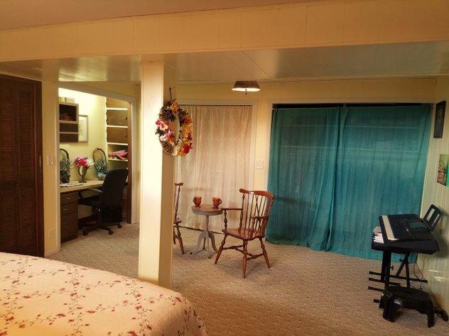 139 Fulton Road Harrogate, TN 37752 - Photo 32 of 38 13. Down Master bed3