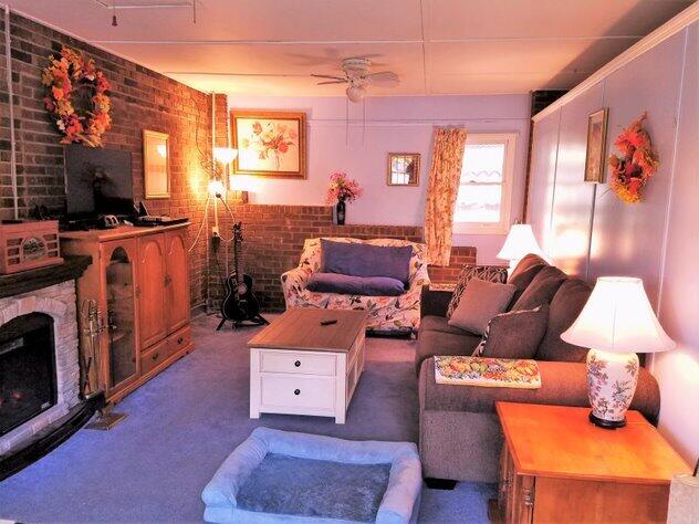 139 Fulton Road Harrogate, TN 37752 - Photo 34 of 38 15. Downstairs living room1_B