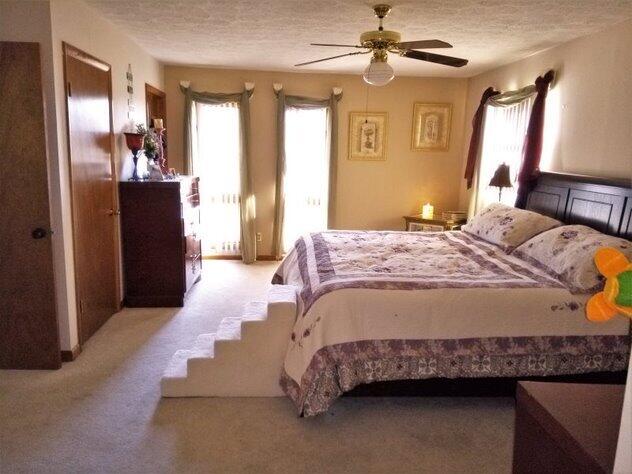 139 Fulton Road Harrogate, TN 37752 - Photo 10 of 38 4. Upstairs Master bed3