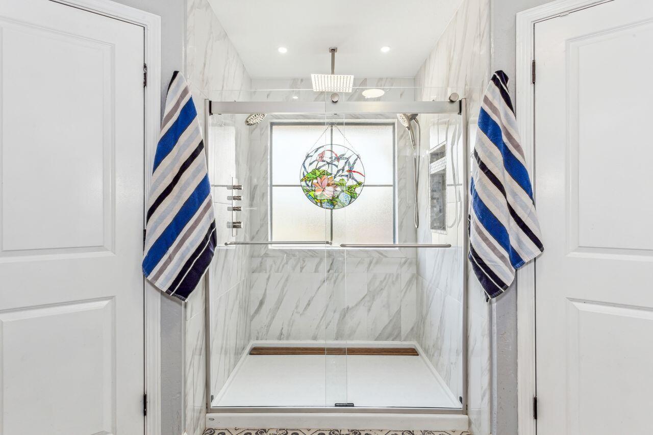 6256 Evan Circle Crestview, FL 32536 - Photo 20 of 46 a view of an entryway