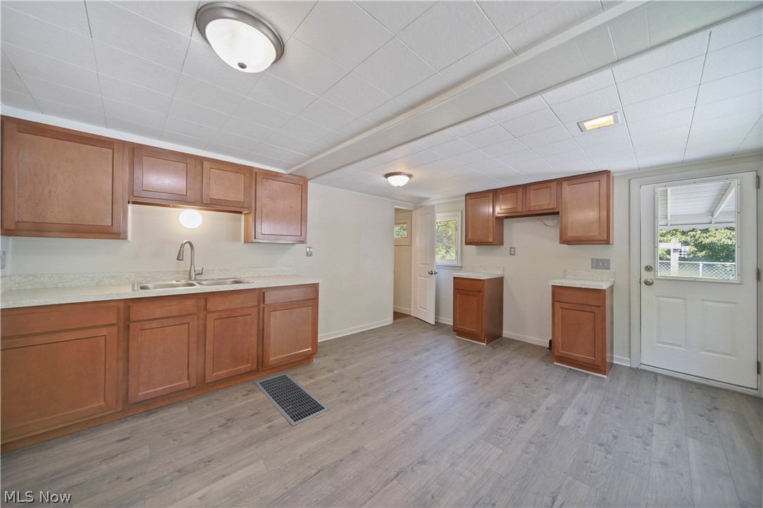 681 Bowhall Road Painesville, OH 44077 - Photo 9 of 28 Gallery Image 9