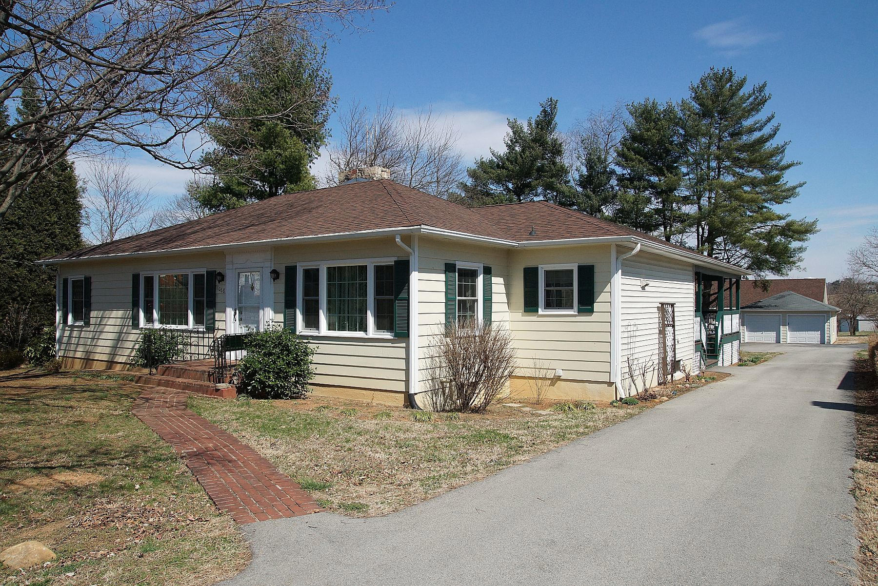 1068 Highland Road Salem, VA 24153 - Photo 1 of 66 dsc03584