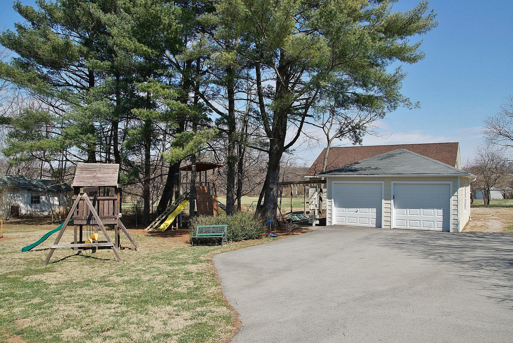 1068 Highland Road Salem, VA 24153 - Photo 11 of 66 dsc03591