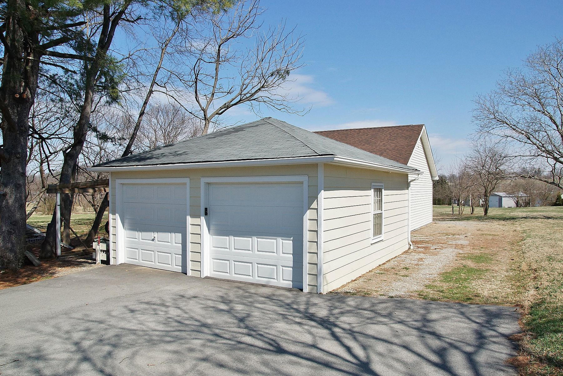 1068 Highland Road Salem, VA 24153 - Photo 14 of 66 dsc03595