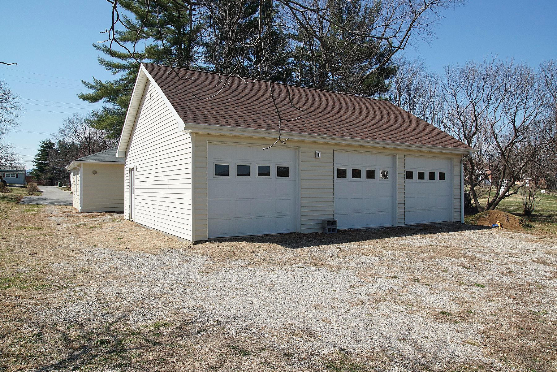 1068 Highland Road Salem, VA 24153 - Photo 17 of 66 dsc03601