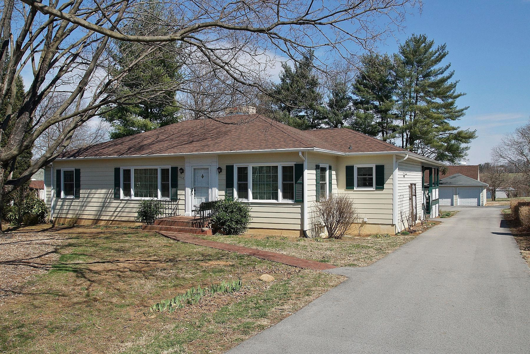 1068 Highland Road Salem, VA 24153 - Photo 6 of 66 dsc03583