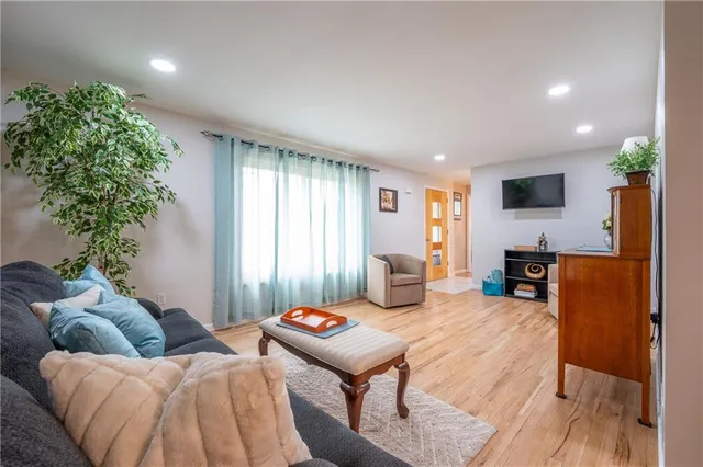 $263,999 | 4974 Highway 982, Latrobe, PA 15650