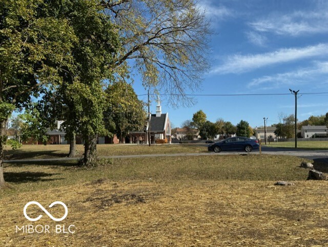 5912 Grandview Drive Indianapolis, IN 46228 - Photo 2 of 24