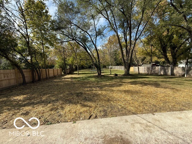 5912 Grandview Drive Indianapolis, IN 46228 - Photo 3 of 24