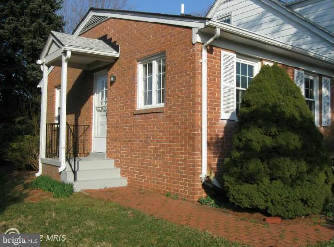 3001 Damascus Road Brookeville, MD 20833 - Photo 8 of 19 Separate In-Law Suite Entrance