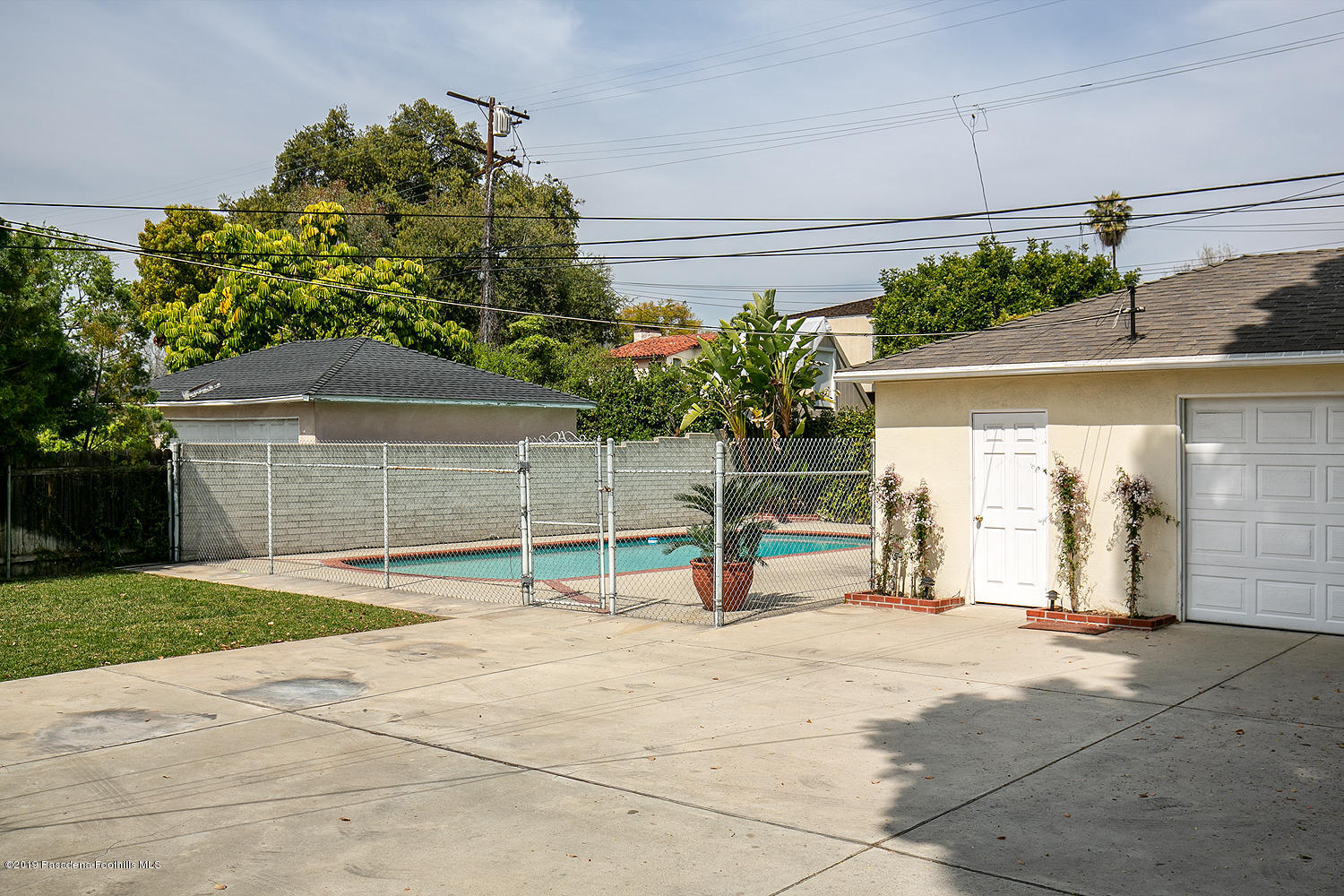 807 West Roses Road San Gabriel, CA 91775 - Photo 14 of 17 a view of a backyard with a patio