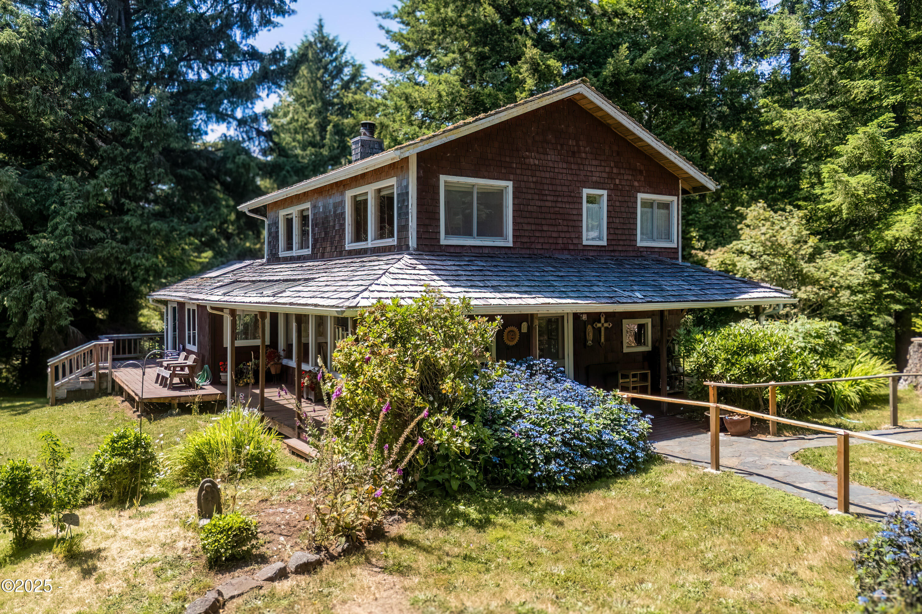 3383 North Bayview Road Waldport, OR 97394 - Photo 5 of 67 3383 BAYVIEW (HOME EXTERIOR) (30)