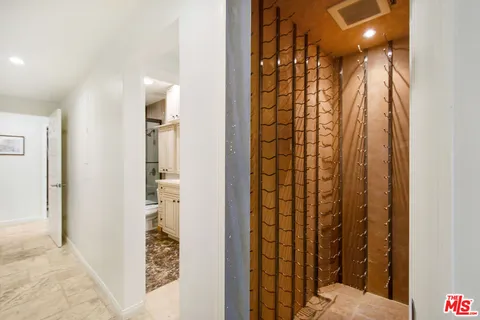 $1,195,000 | 11838 Kiowa Avenue, Unit 101, Los Angeles, CA 90049