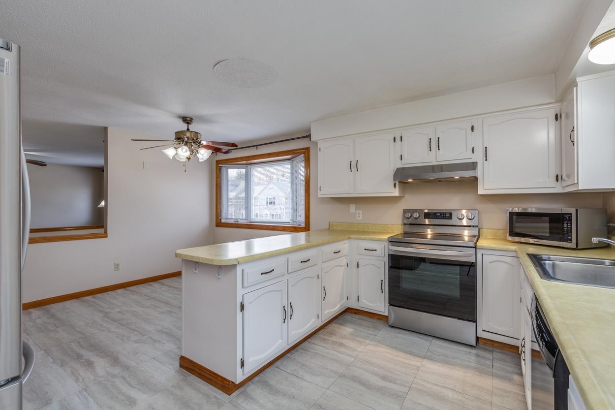 169 Weston Road Manchester, NH 03103 - Photo 4 of 40
