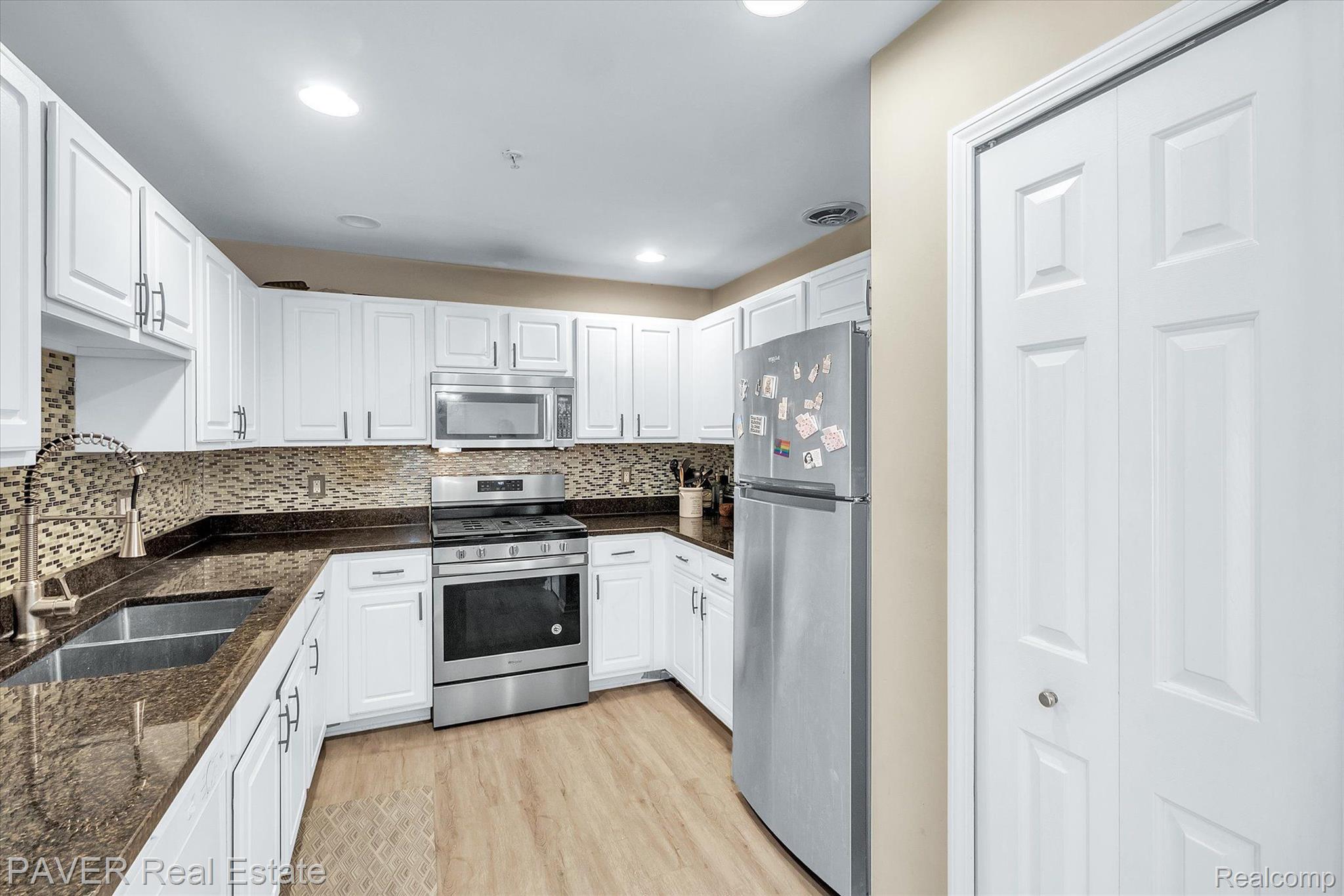 16906 Farmington Road, Unit 86 Livonia, MI 48154 - Photo 10 of 27 Gallery Image 10