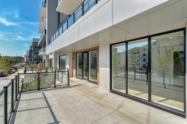 a view of entryway of the house