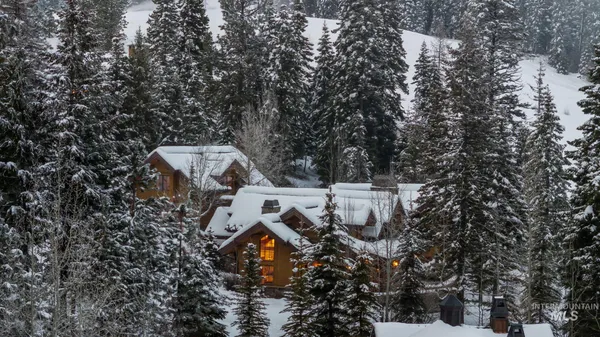 $5,600,000 | 442 Sugarloaf Place, Donnelly, ID 83615