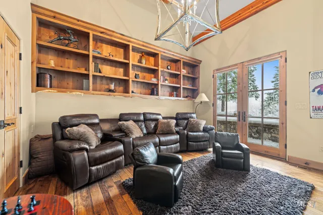 $5,600,000 | 442 Sugarloaf Place, Donnelly, ID 83615