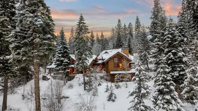 $5,600,000 | 442 Sugarloaf Place, Donnelly, ID 83615