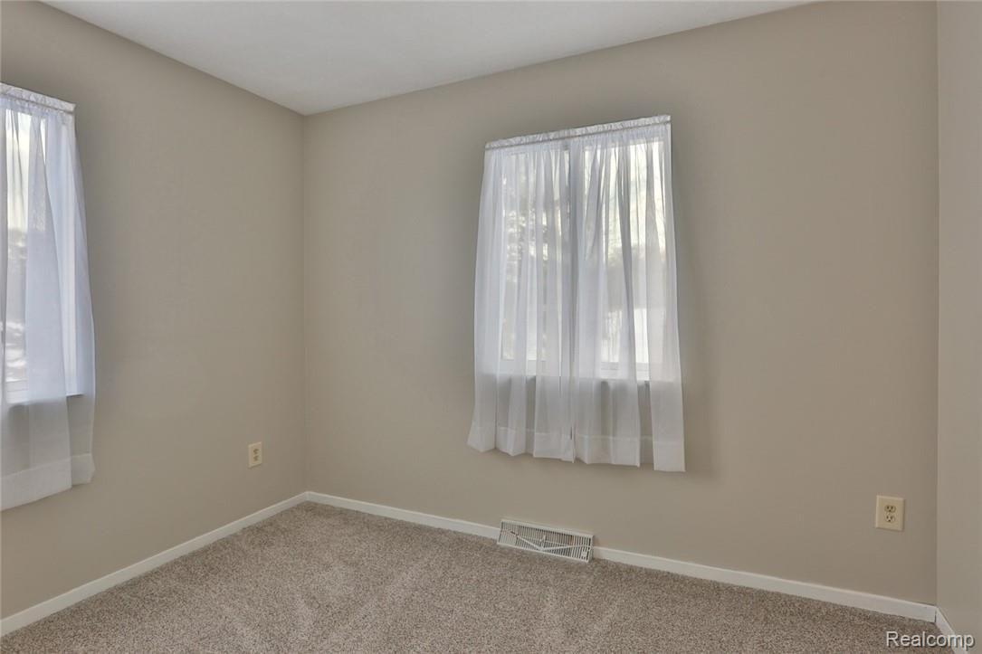 7042 Brophy Road Howell, MI 48855 - Photo 24 of 28 2B8A8204.jpg