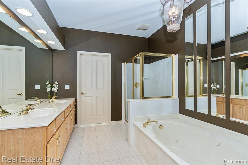 1892 Dunham Drive Rochester, MI 48306 - Photo 11 of 25