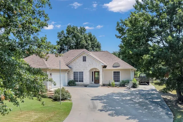 $499,900 | 102 Kiowa Drive North, Lake Kiowa, TX 76240