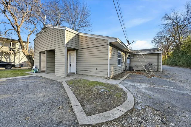 $675 | 817 South Elm Street, Unit 2, Sherman, TX 75090