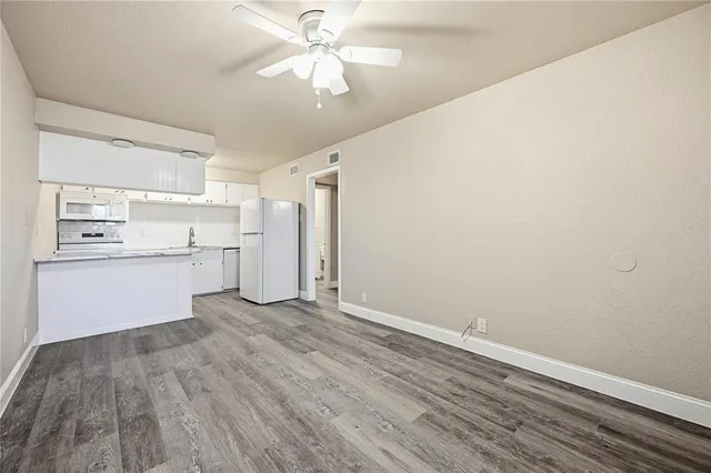 $675 | 817 South Elm Street, Unit 2, Sherman, TX 75090