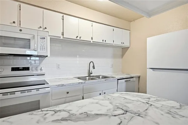 $675 | 817 South Elm Street, Unit 2, Sherman, TX 75090