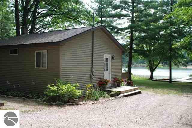 818 Ridge Road Beulah, MI 49617 - Photo 19 of 21 1729099-18.JPG