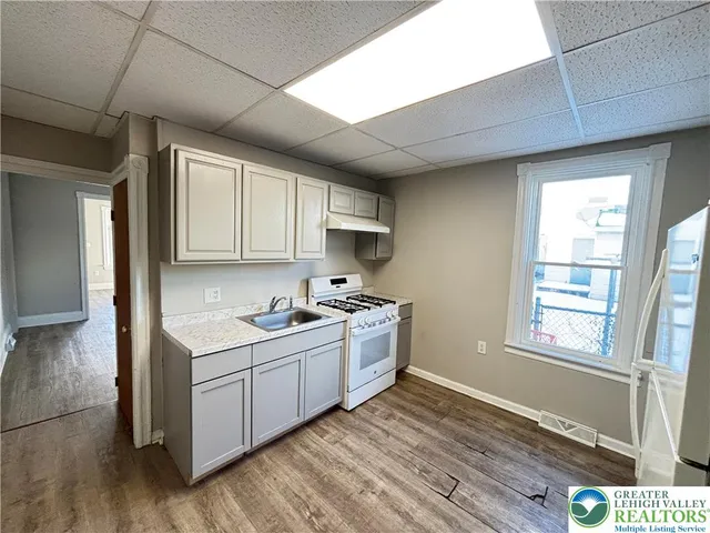 $1,600 | 815 North Silk Street, Allentown, PA 18102