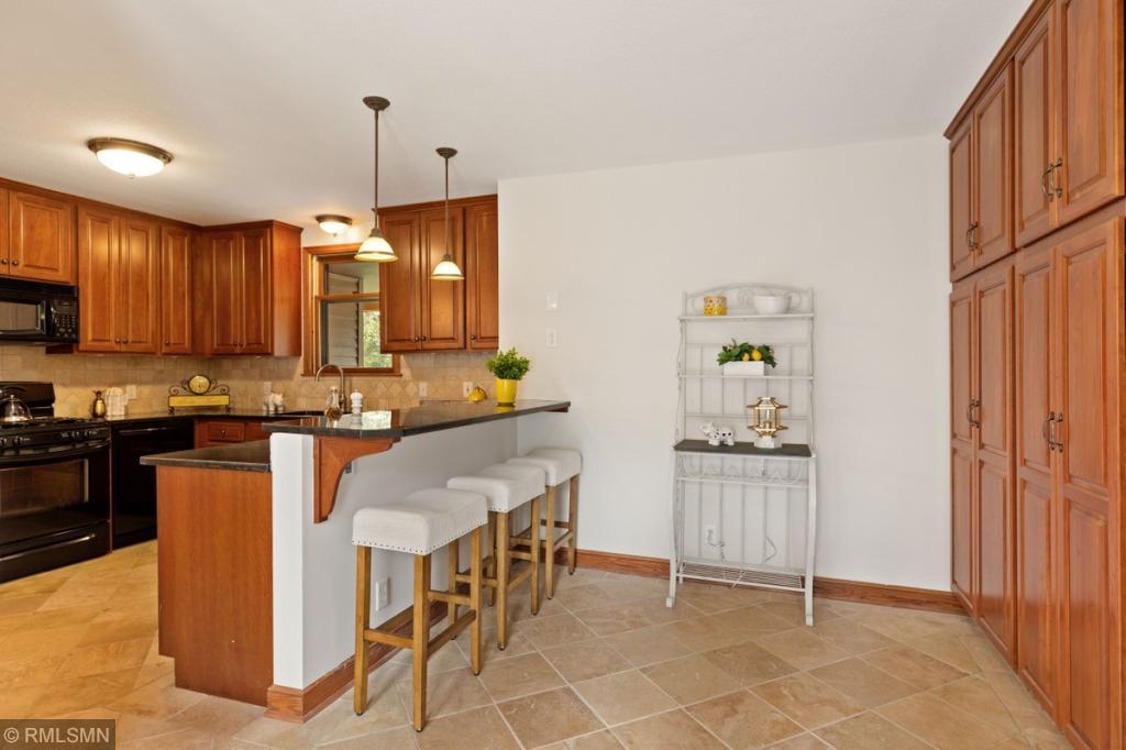 5208 Mayview Road Minnetonka, MN 55345 - Photo 8 of 58 Gallery Image 8