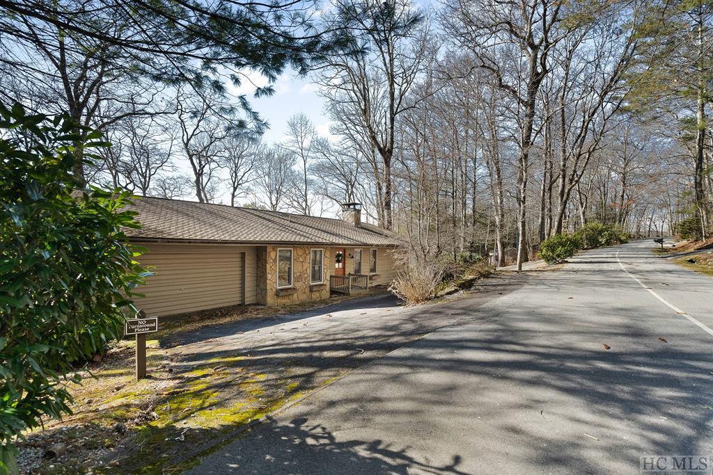 70 Oak Road Highlands, NC 28741 - Photo 1 of 15 Gallery Image 1