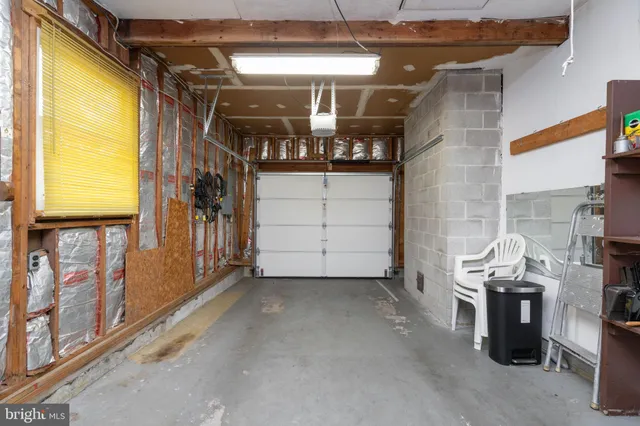 a view of livingroom with furniture and windows