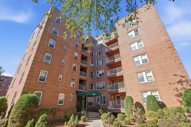 $685,000 | 565 Broadway, Unit 4F, Hastings-on-Hudson, NY 10706
