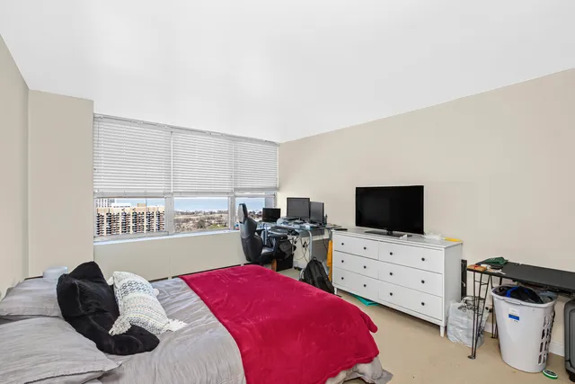 $2,450 | 655 West Irving Park Road, Unit 2912, Chicago, IL 60613