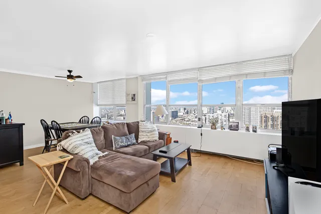 $2,450 | 655 West Irving Park Road, Unit 2912, Chicago, IL 60613