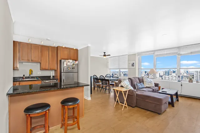 $2,450 | 655 West Irving Park Road, Unit 2912, Chicago, IL 60613