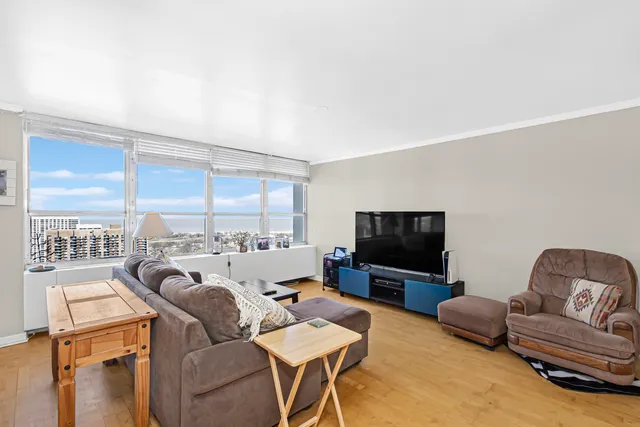 $2,450 | 655 West Irving Park Road, Unit 2912, Chicago, IL 60613