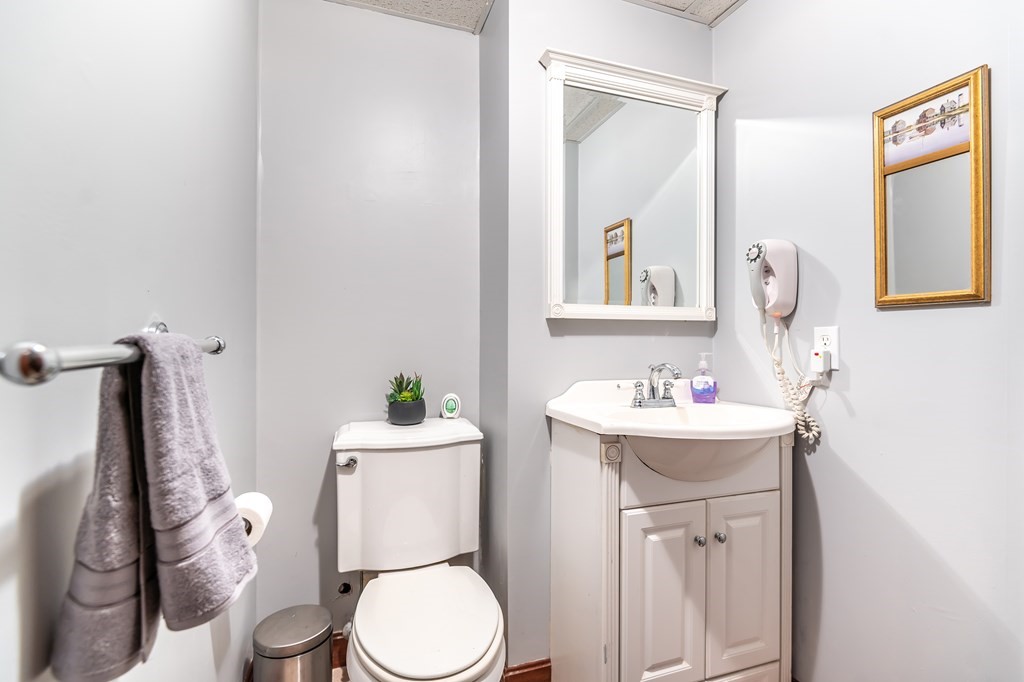 46 Cutler Road Andover, MA 01810 - Photo 26 of 31 Gallery Image 26