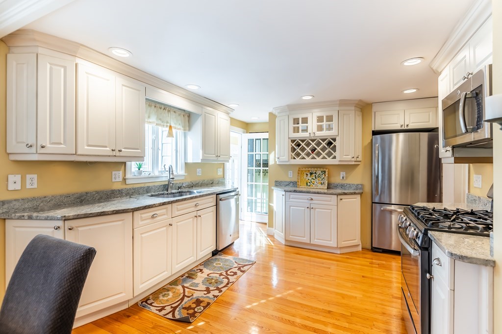 46 Cutler Road Andover, MA 01810 - Photo 8 of 31 Gallery Image 8