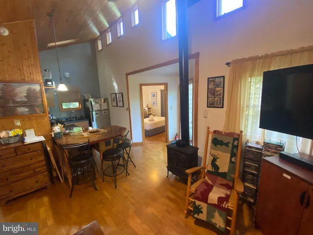a view of a livingroom with furniture