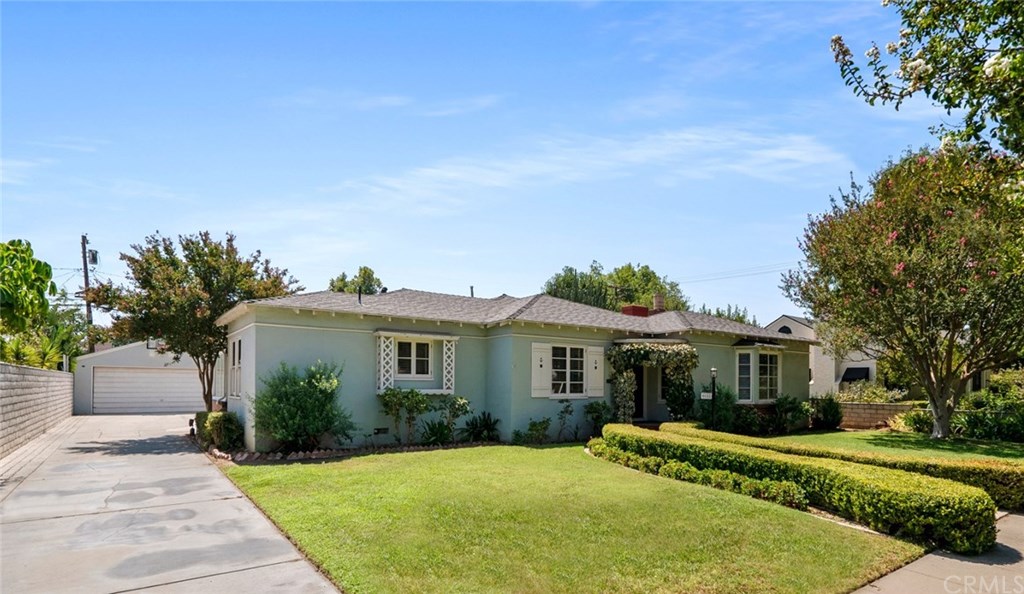 4682 Sunnyside Drive, Riverside CA 92506 in the Palm Heights Historic District.
